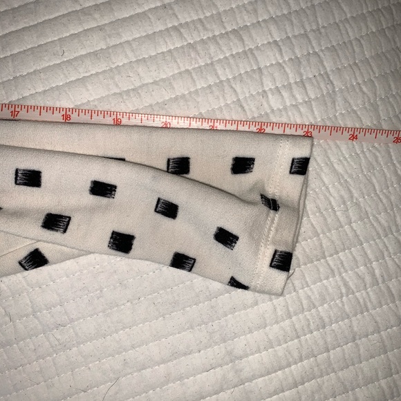 Long sleeve top. Abstract polka dot. - Picture 4 of 5